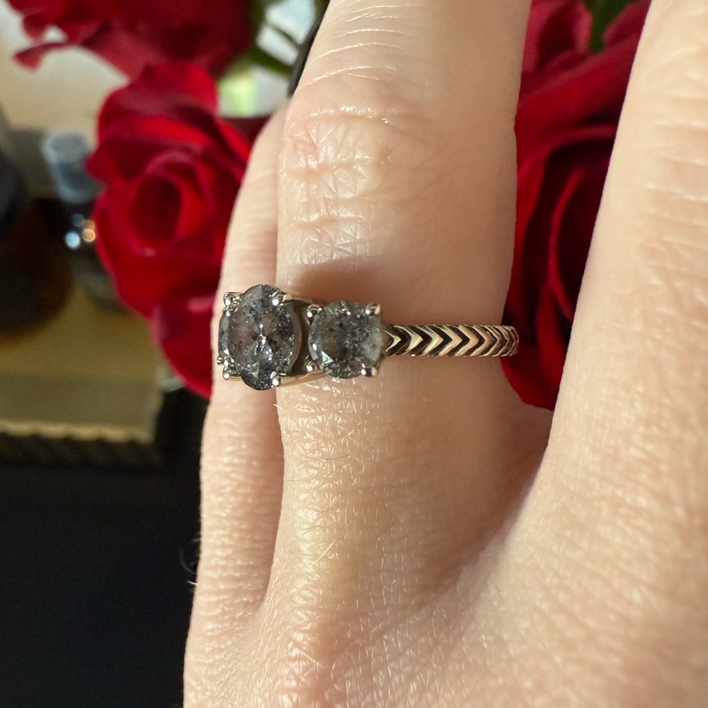 Digby and Iona 14K white gold Salt and Pepper Diamond Ring size 4 - Picture 4 of 12